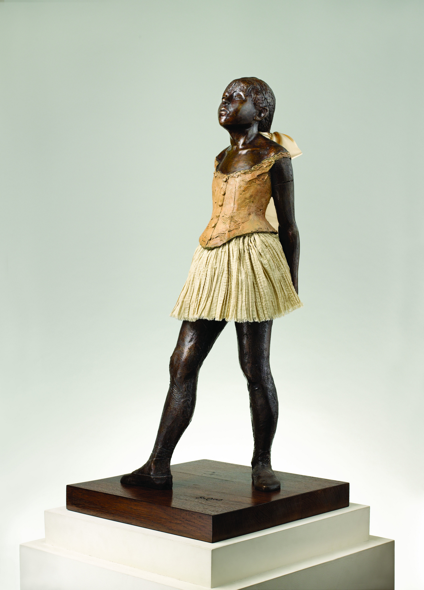 Sculptures and statues of women: ballerina in bronze for 