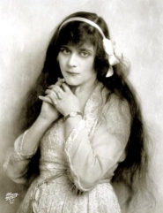 Portrait of Theda Bara in her early years.