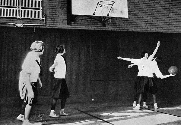 UC Womens basketball in the 1920s.