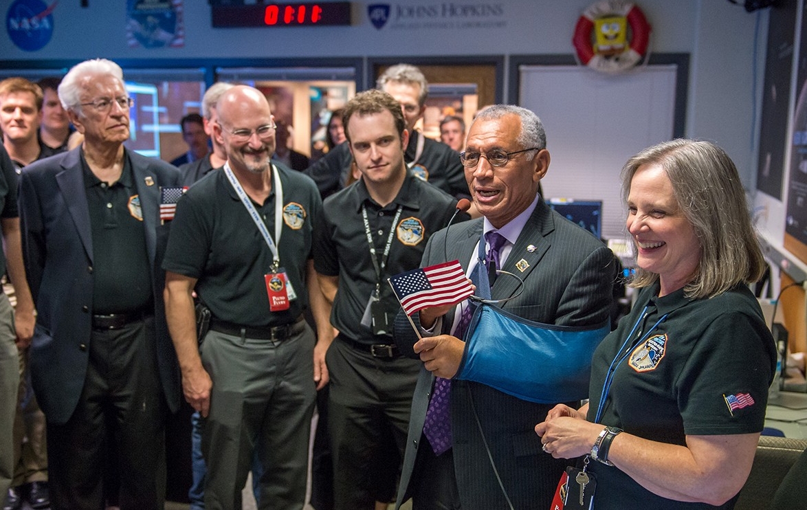 New Horizons team celebrates