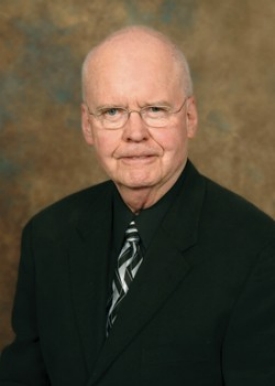 UC grad James Winkle, Pharm '58, recently pledged $10 million to the UC College of Pharmacy.